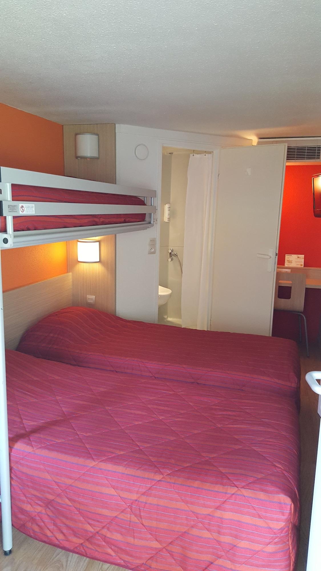 Premiere Classe Lyon Est Aeroport Saint Exupery Bagian luar foto